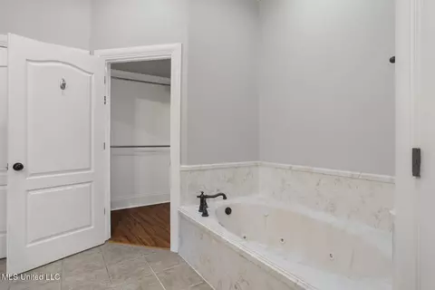 Bath - 710 S Chickasaw Dr, Flowood, MS 39232 photo 3 of 4