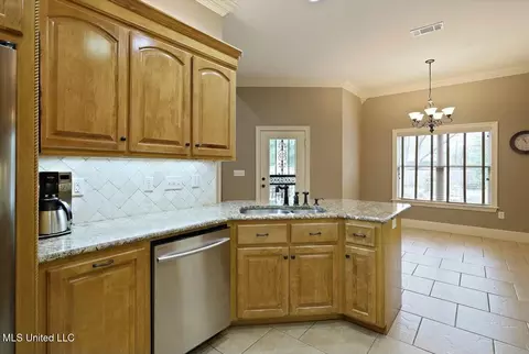 417 Julee Cir, Brandon, MS 39042 photo 10