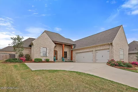 119 Camden Lake Dr, Madison, MS 39110
