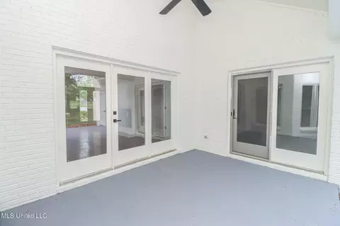 Exterior - 712 Oak Trl, Canton, MS 39046 photo 2 of 9