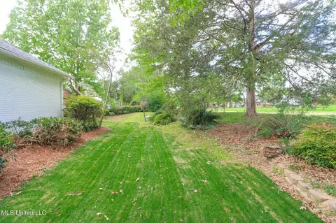 Exterior - 712 Oak Trl, Canton, MS 39046 photo 7 of 9