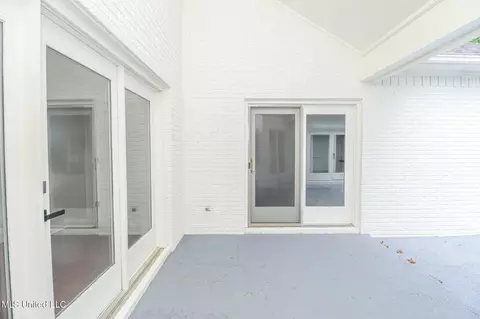Exterior - 712 Oak Trl, Canton, MS 39046 photo 3 of 9
