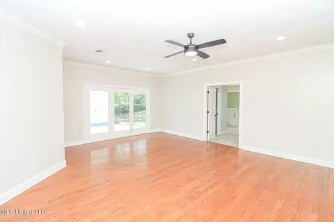 Living - 712 Oak Trl, Canton, MS 39046 photo 5 of 5