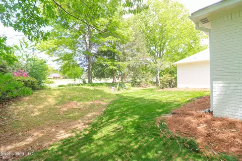 Exterior - 712 Oak Trl, Canton, MS 39046 photo 9 of 9