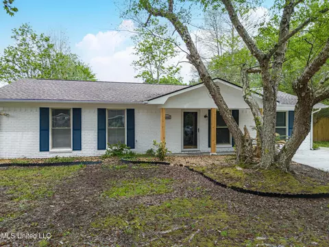 12082 Marlane Pl, Gulfport, MS 39503