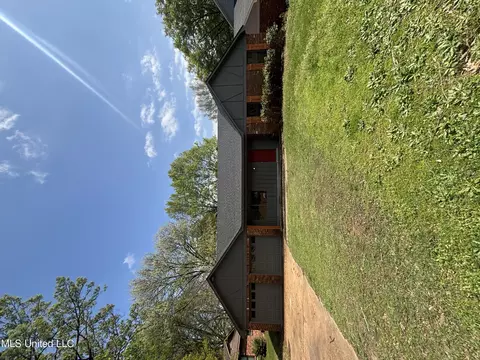 747 Cumberland Cv, Southaven, MS 38671