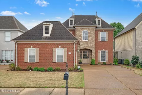 7427 Lauren Ln, Olive Branch, MS 38654