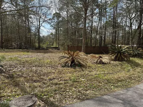7737 Narcissus Dr, Gautier, MS 39553