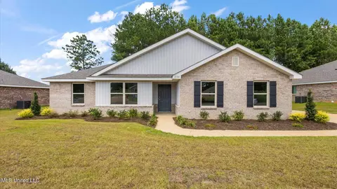 204 Raulston Dr, Byram, MS 39272