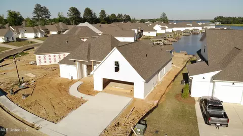 102 Herons Bay Cir, Madison, MS 39110 photo 2