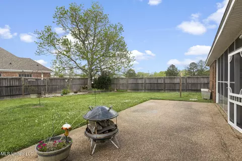 2120 Crossbridge Blvd, Byram, MS 39272