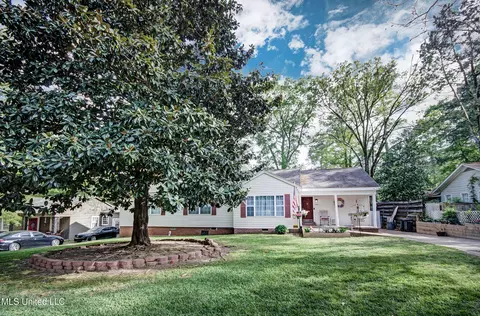 1061 Cedar Hill Dr, Jackson, MS 39206