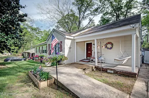 1061 Cedar Hill Dr, Jackson, MS 39206 photo 3