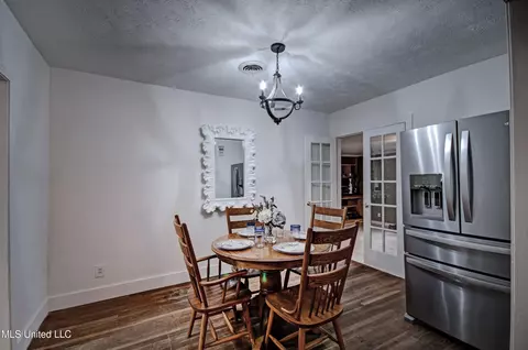 1061 Cedar Hill Dr, Jackson, MS 39206 photo 9