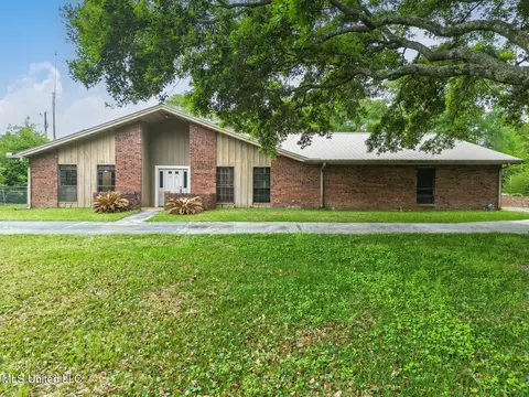 17141 Robinson Rd, Gulfport, MS 39503