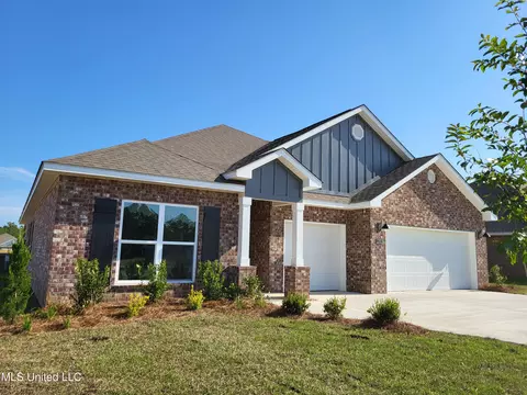 17071 River Hills Dr, Gulfport, MS 39503