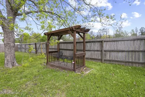 Exterior - 147 Three Prong Rd, Brandon, MS 39047 photo 5 of 6
