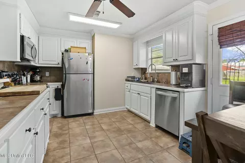 Kitchen - 147 Three Prong Rd, Brandon, MS 39047 photo 1 of 4