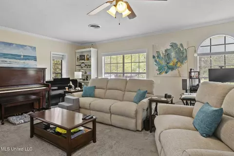 Living - 147 Three Prong Rd, Brandon, MS 39047 photo 1 of 3