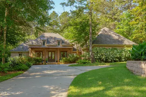 9 Steep Holw, Hattiesburg, MS 39402