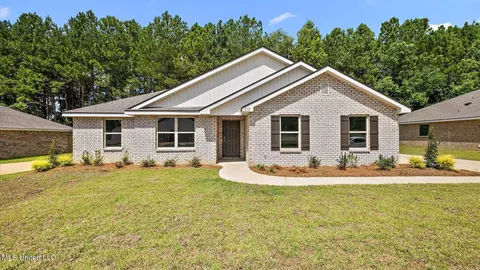 212 Raulston Dr, Byram, MS 39272