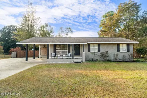 107 Forrest Dr, Petal, MS 39465