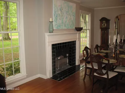 Dining - 4125 Robin Dr, Jackson, MS 39206 photo 4 of 6
