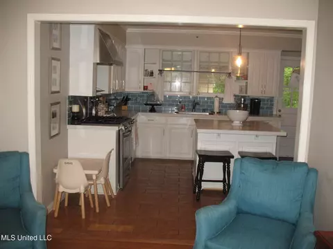 Kitchen - 4125 Robin Dr, Jackson, MS 39206 photo 6 of 6