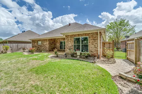 Exterior - 252 Terrace Dr, Brandon, MS 39042 photo 4 of 7