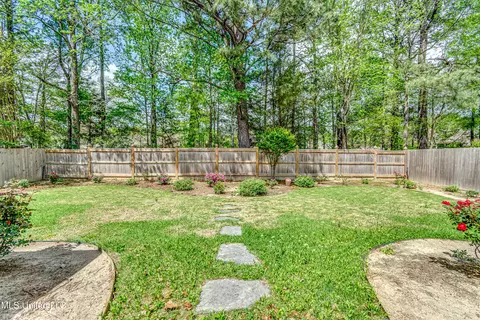 Exterior - 252 Terrace Dr, Brandon, MS 39042 photo 2 of 7
