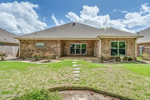 Exterior - 252 Terrace Dr, Brandon, MS 39042 photo 5 of 7