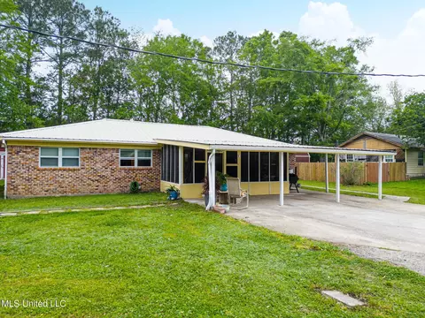 8301 Sherbrook St, Moss Point, MS 39562 photo 2