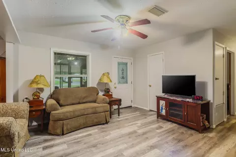 8301 Sherbrook St, Moss Point, MS 39562 photo 11