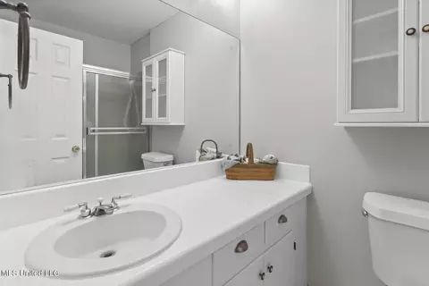 Bath - 3453 Dawn Dr, Pearl, MS 39208 photo 1 of 2
