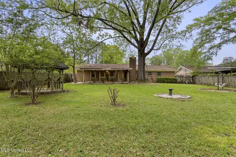 Exterior - 3453 Dawn Dr, Pearl, MS 39208 photo 6 of 10