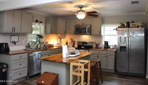 Kitchen - 24221 Highway 613, Lucedale, MS 39452 photo 5 of 5