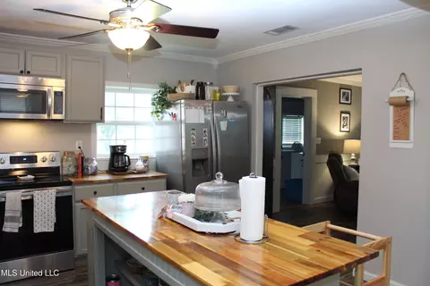 Kitchen - 24221 Highway 613, Lucedale, MS 39452 photo 2 of 5