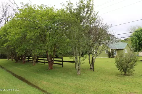 Exterior - 24221 Highway 613, Lucedale, MS 39452 photo 2 of 10
