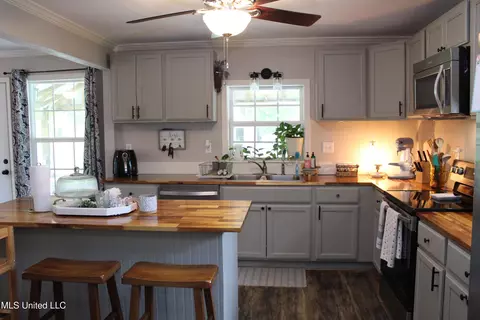 Kitchen - 24221 Highway 613, Lucedale, MS 39452 photo 1 of 5