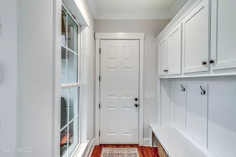 Entry Way - 258 Arbor Trl, Brandon, MS 39047 photo 4 of 4