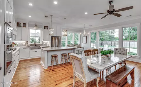 Dining - 258 Arbor Trl, Brandon, MS 39047 photo 1 of 3