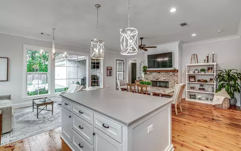 Kitchen - 258 Arbor Trl, Brandon, MS 39047 photo 1 of 6