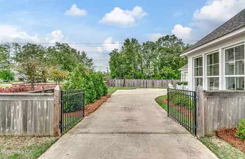 Exterior - 258 Arbor Trl, Brandon, MS 39047 photo 15 of 21