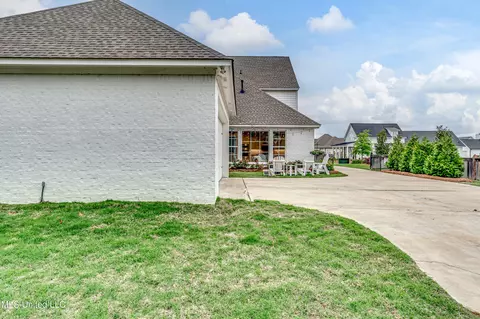 Exterior - 258 Arbor Trl, Brandon, MS 39047 photo 11 of 21