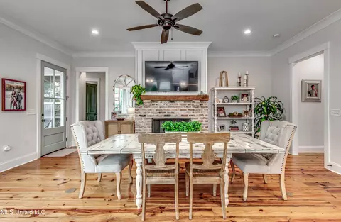 Dining - 258 Arbor Trl, Brandon, MS 39047 photo 3 of 3