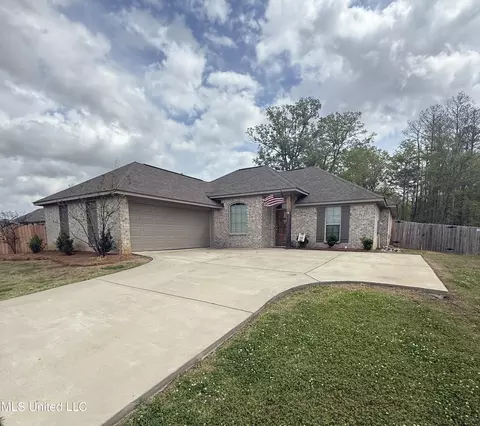 146 Cedar Green Dr, Canton, MS 39046