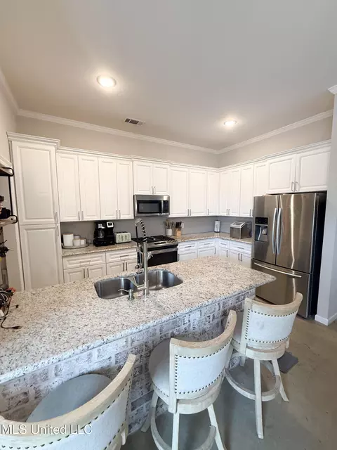 Kitchen - 146 Cedar Green Dr, Canton, MS 39046 photo 1 of 2