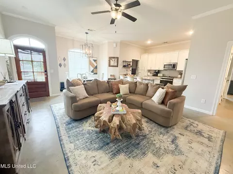 Living - 146 Cedar Green Dr, Canton, MS 39046 photo 2 of 3
