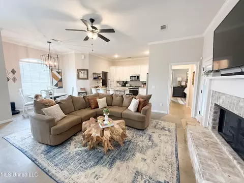 Living - 146 Cedar Green Dr, Canton, MS 39046 photo 1 of 3