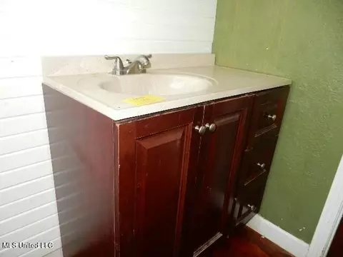 Bath - 310 Gates Ave, Long Beach, MS 39560 photo 1 of 3